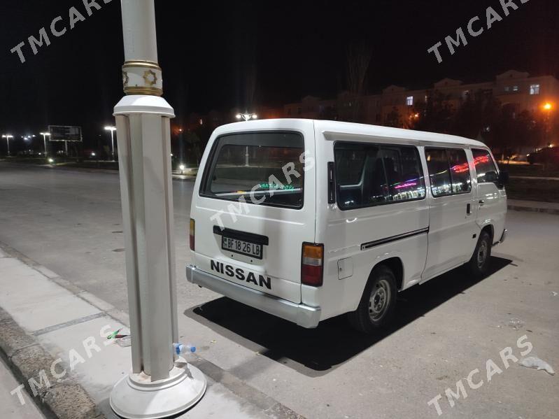 Nissan Urvan 1995 - 35 000 TMT - Kerki - img 2