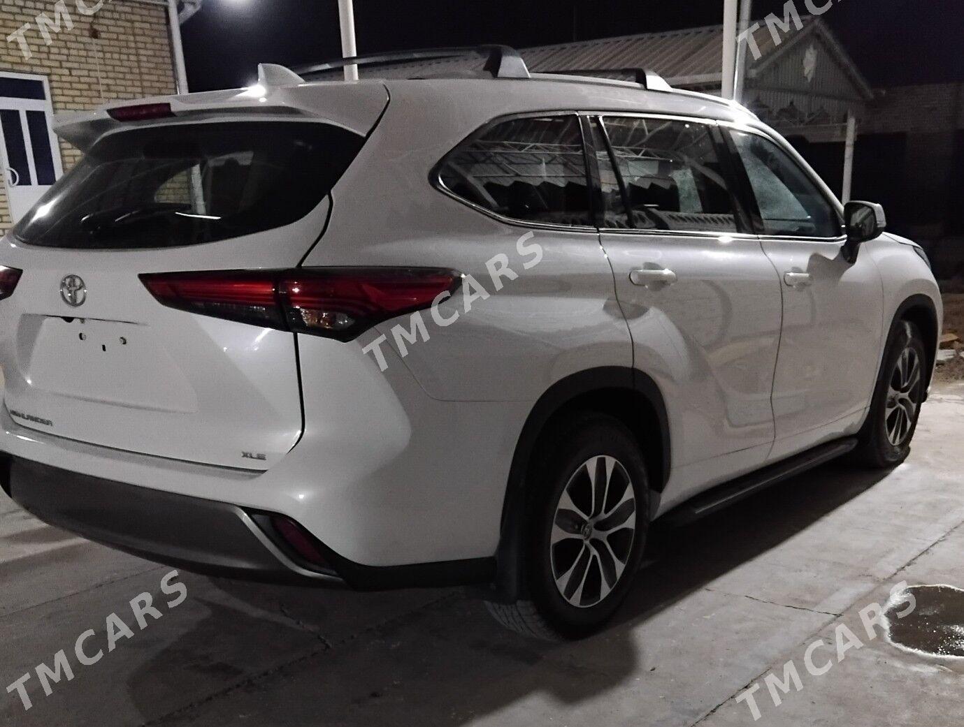 Toyota Highlander 2022 - 510 000 TMT - Векильбазар - img 2