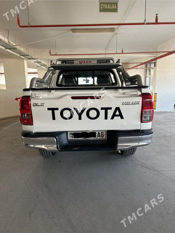Toyota Hilux 2017 - 500 000 TMT - Ашхабад - img 3