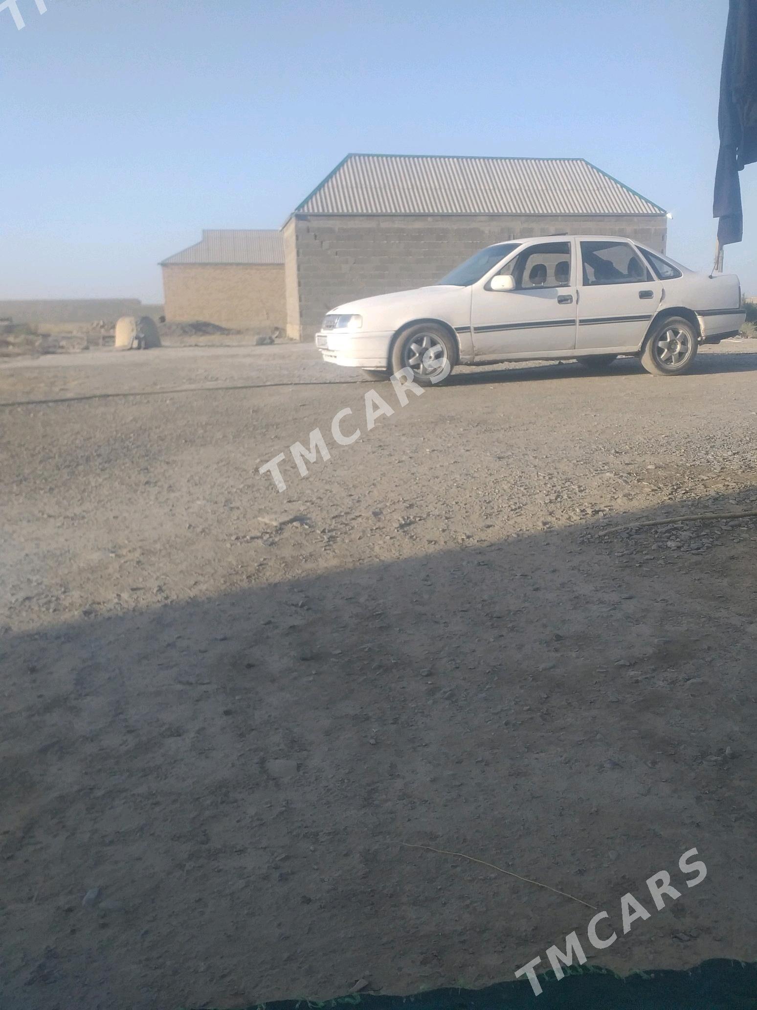 Opel Vectra 1991 - 25 000 TMT - Bäherden - img 2