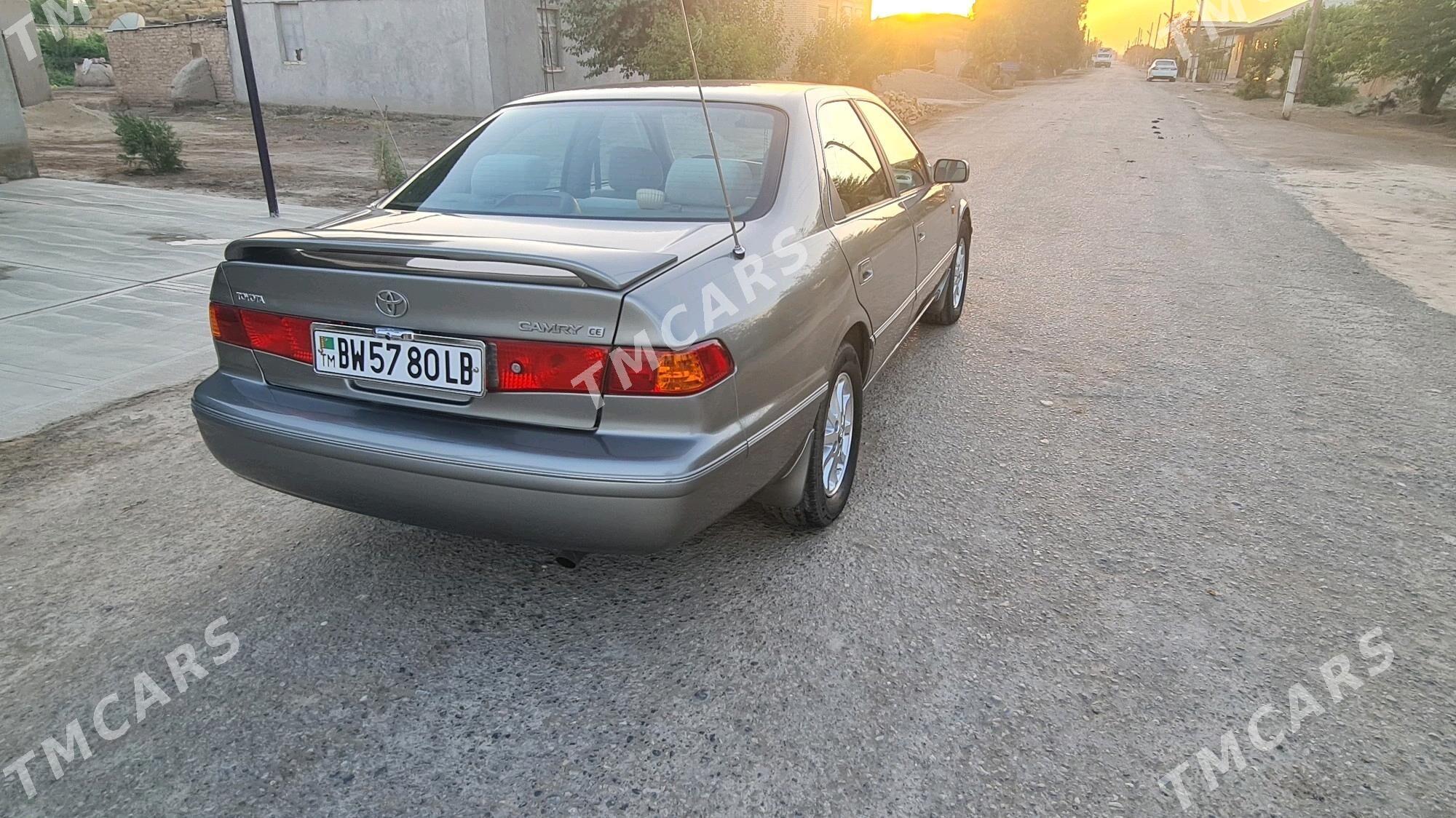 Toyota Camry 2001 - 155 000 TMT - Saýat - img 6