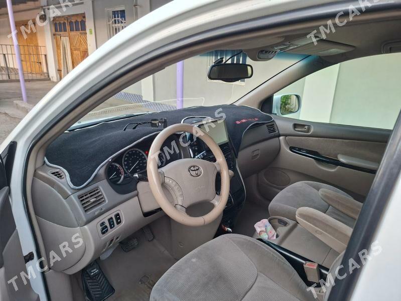 Toyota Sienna 2004 - 280 000 TMT - Дашогуз - img 2