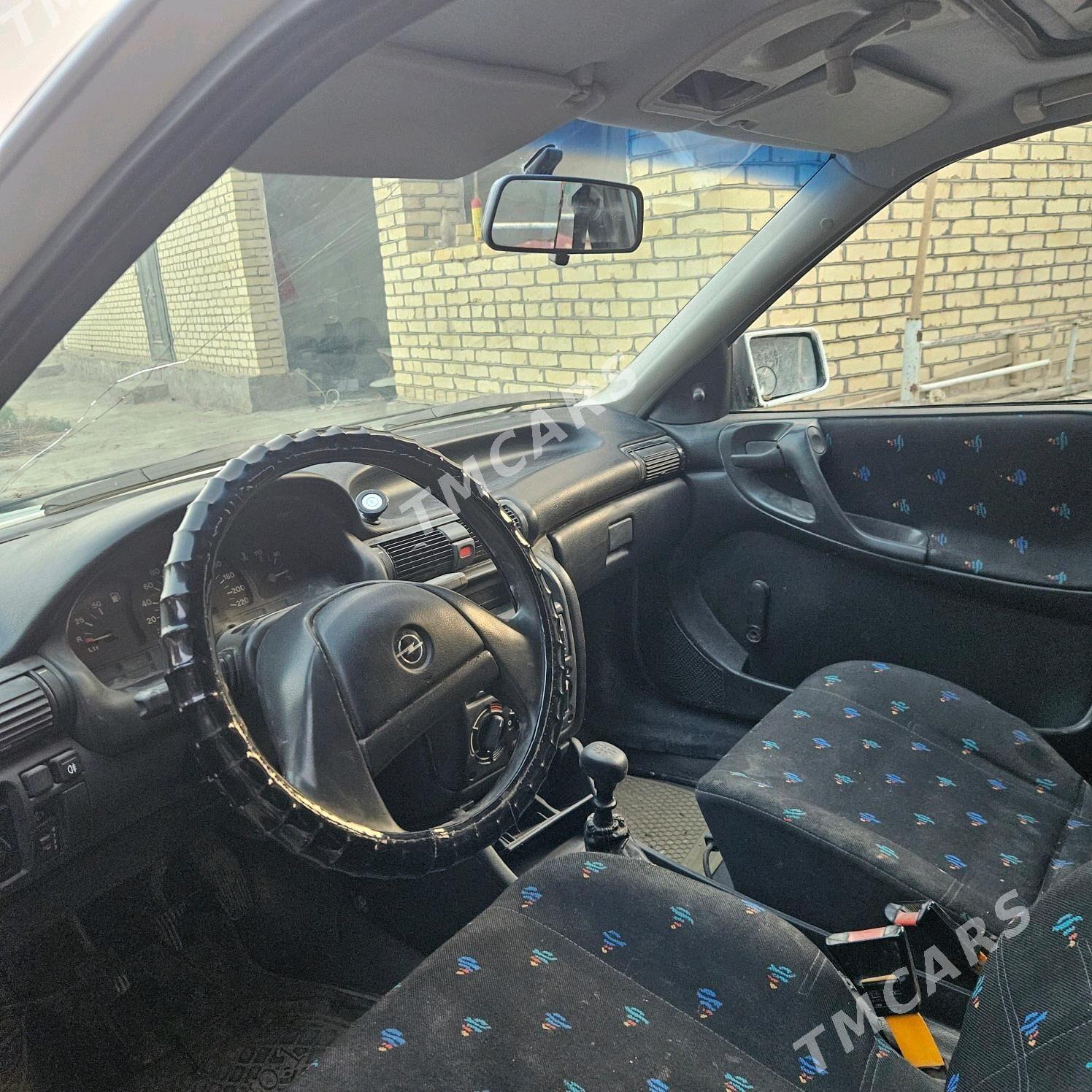 Opel Astra 1994 - 30 000 TMT - Köýtendag - img 2