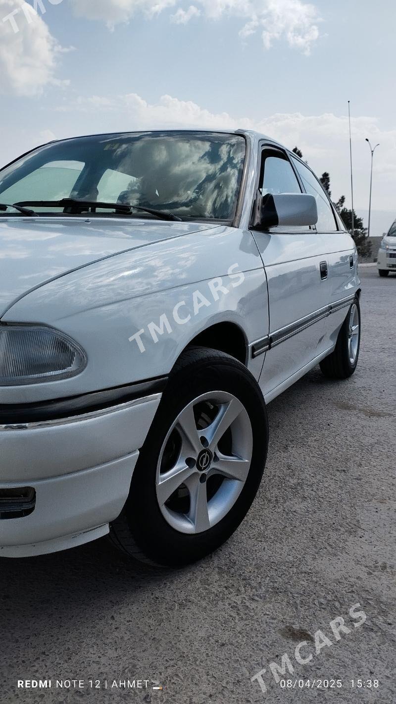 Opel Astra 1993 - 35 000 TMT - Bäherden - img 2