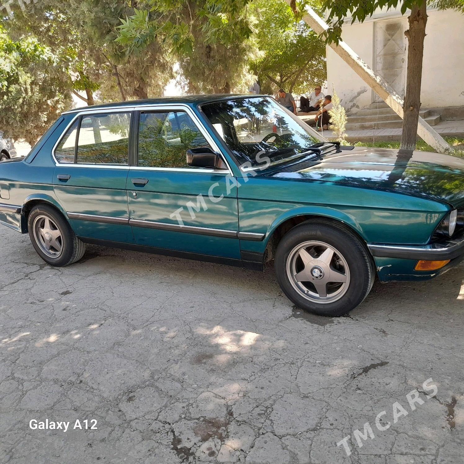 BMW 520 1986 - 20 000 TMT - Дашогуз - img 3
