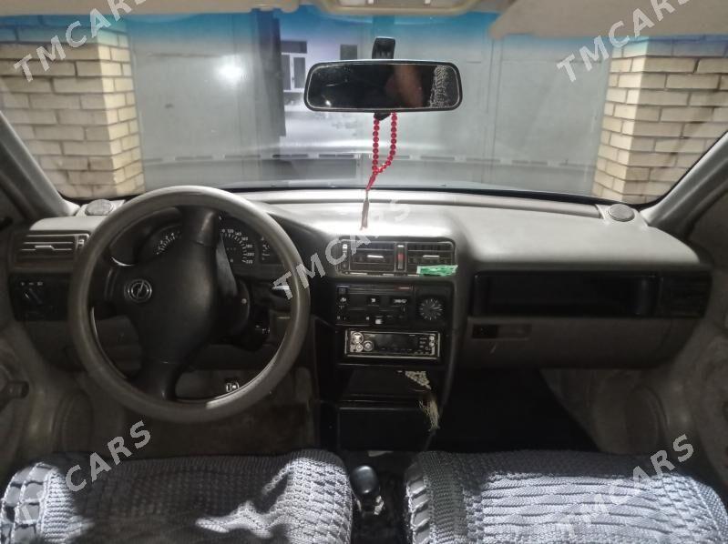 Opel Vectra 1989 - 27 000 TMT - Дянев - img 7