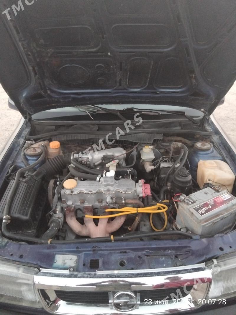 Opel Vectra 1995 - 35 000 TMT - Мургап - img 7