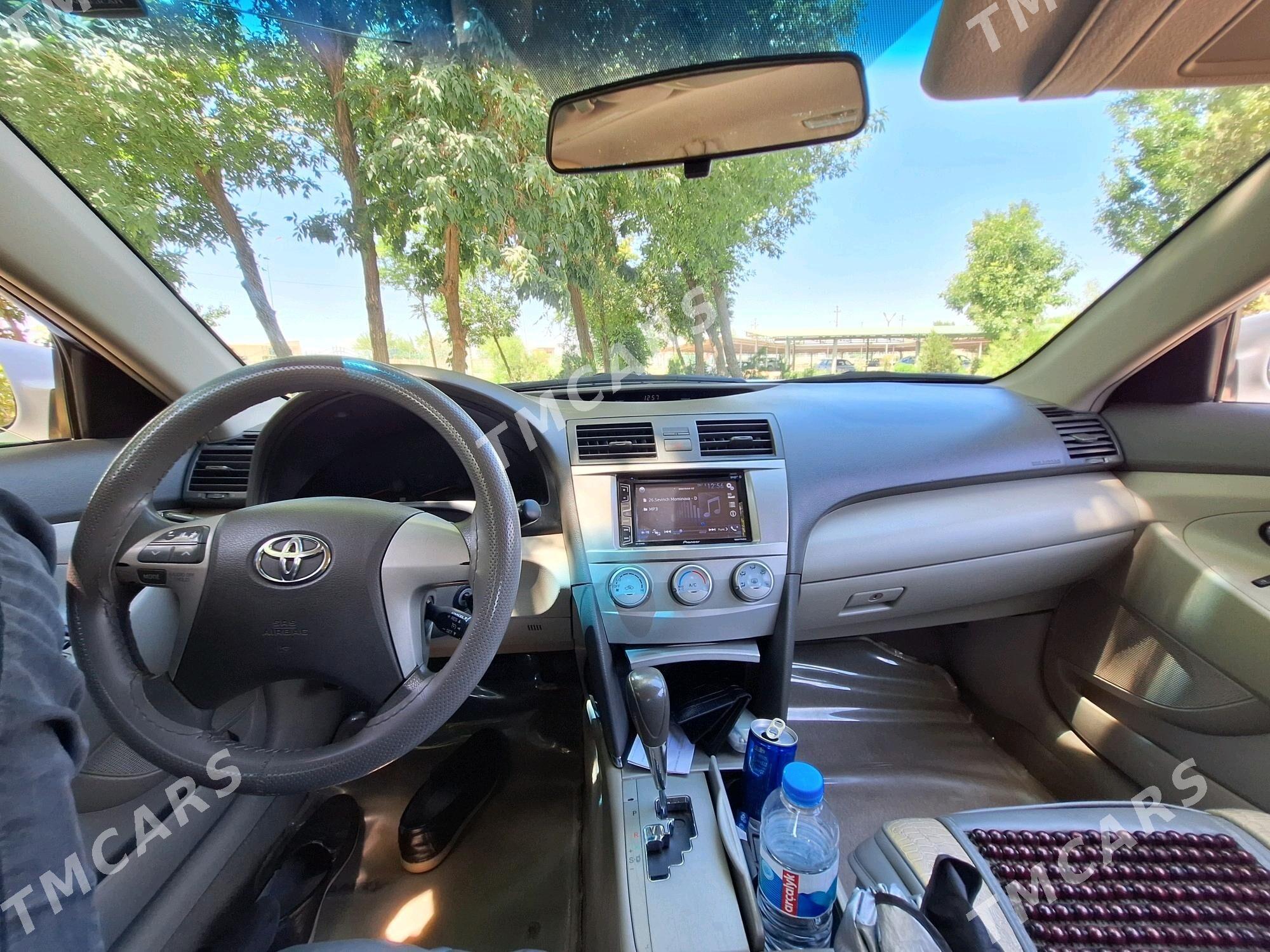 Toyota Camry 2010 - 200 000 TMT - Кёнеургенч - img 4