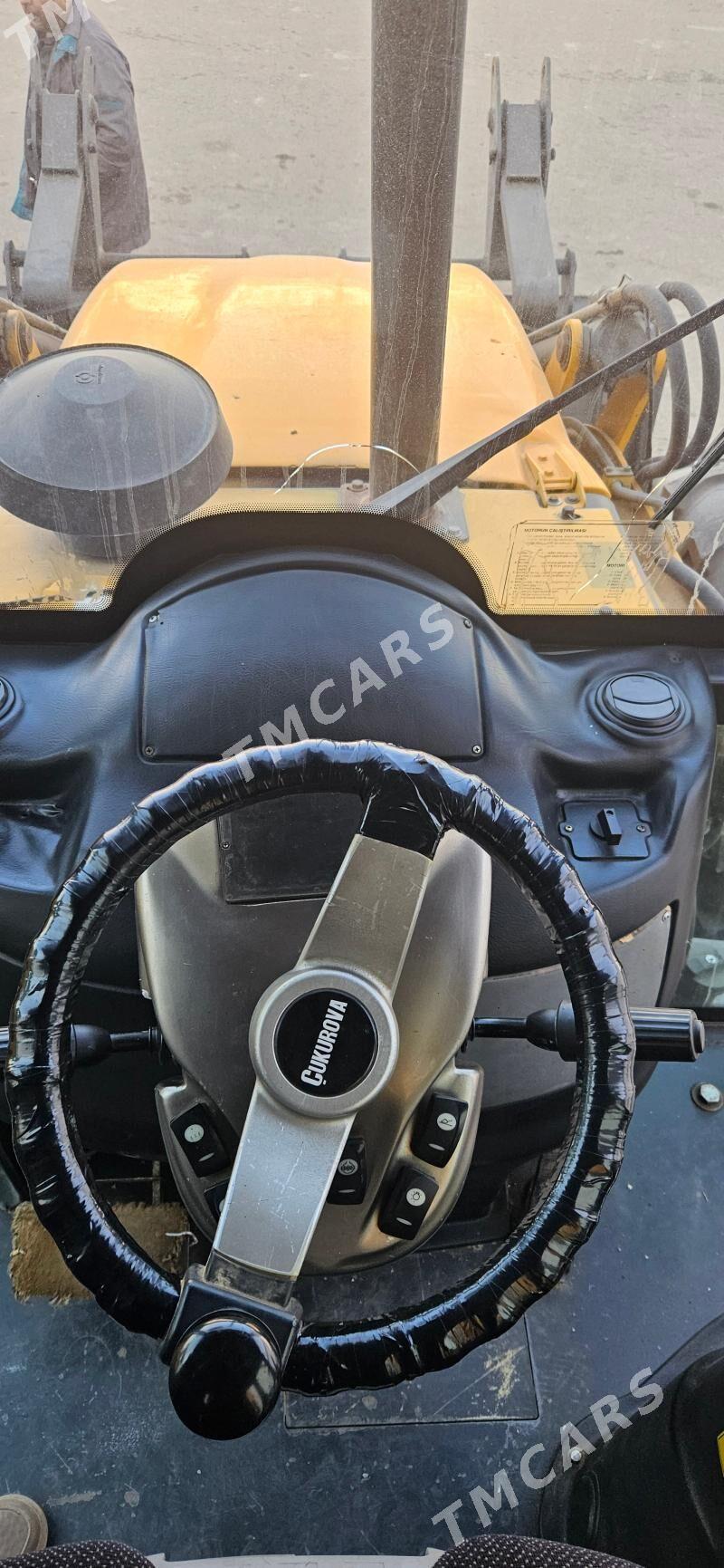 JCB 4CX ECO 2011 - 550 000 TMT - Gubadag - img 3