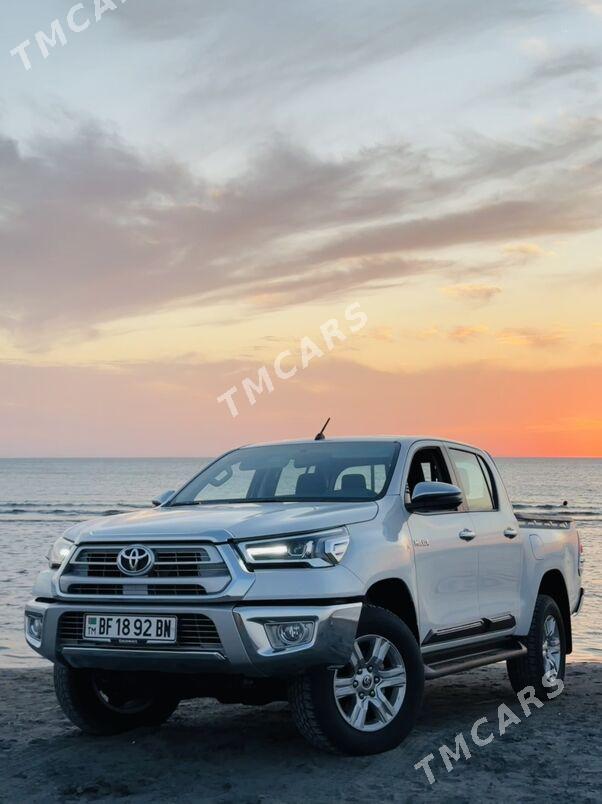 Toyota Hilux 2023 - 620 000 TMT - Туркменбаши - img 3