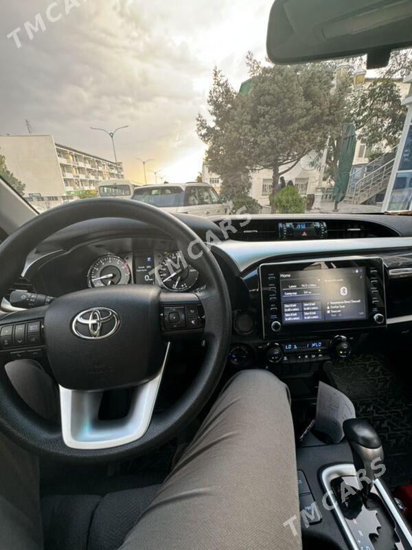 Toyota Hilux 2023 - 620 000 TMT - Туркменбаши - img 7
