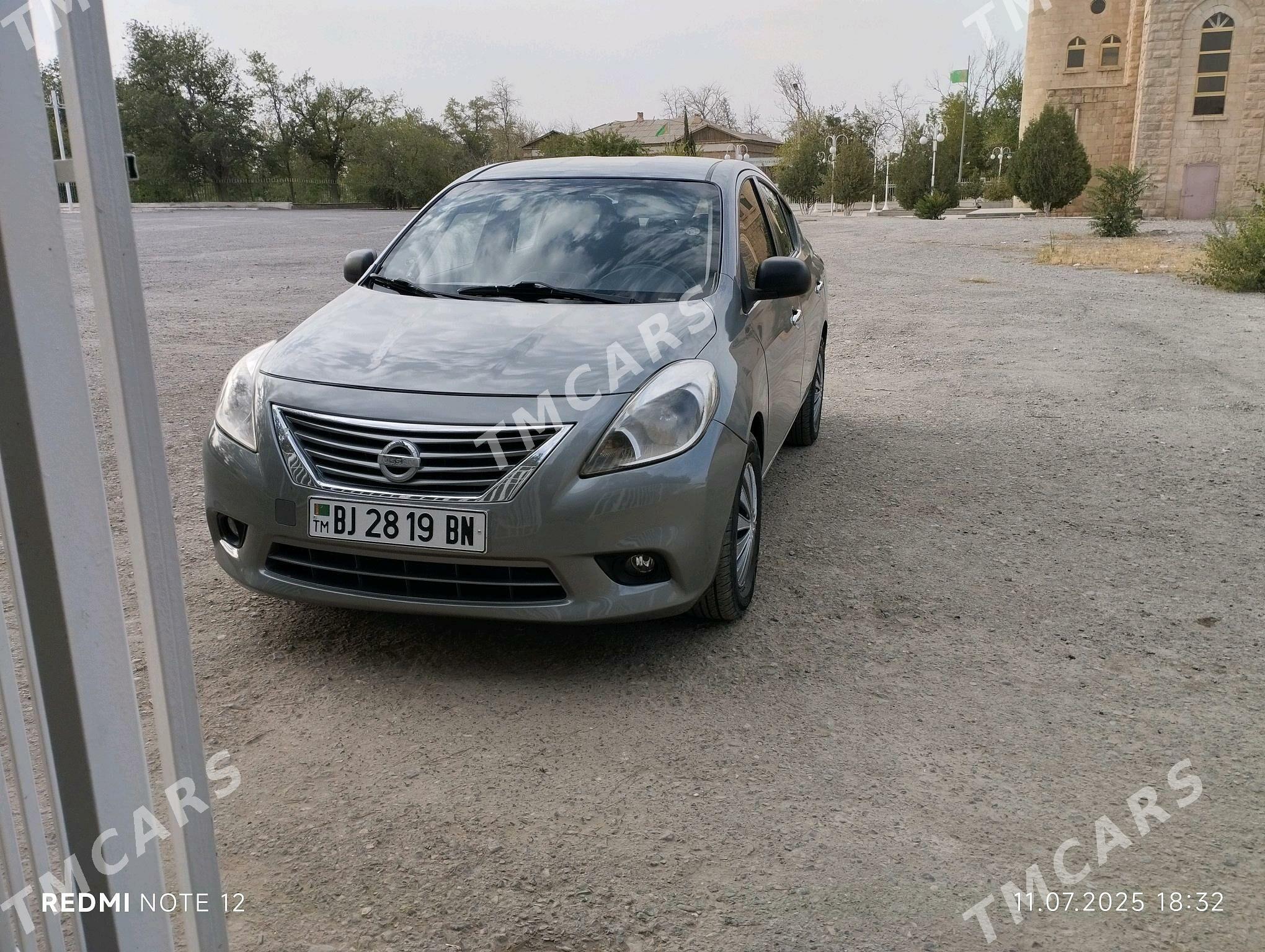 Nissan Versa 2012 - 97 000 TMT - Гызыларбат - img 4