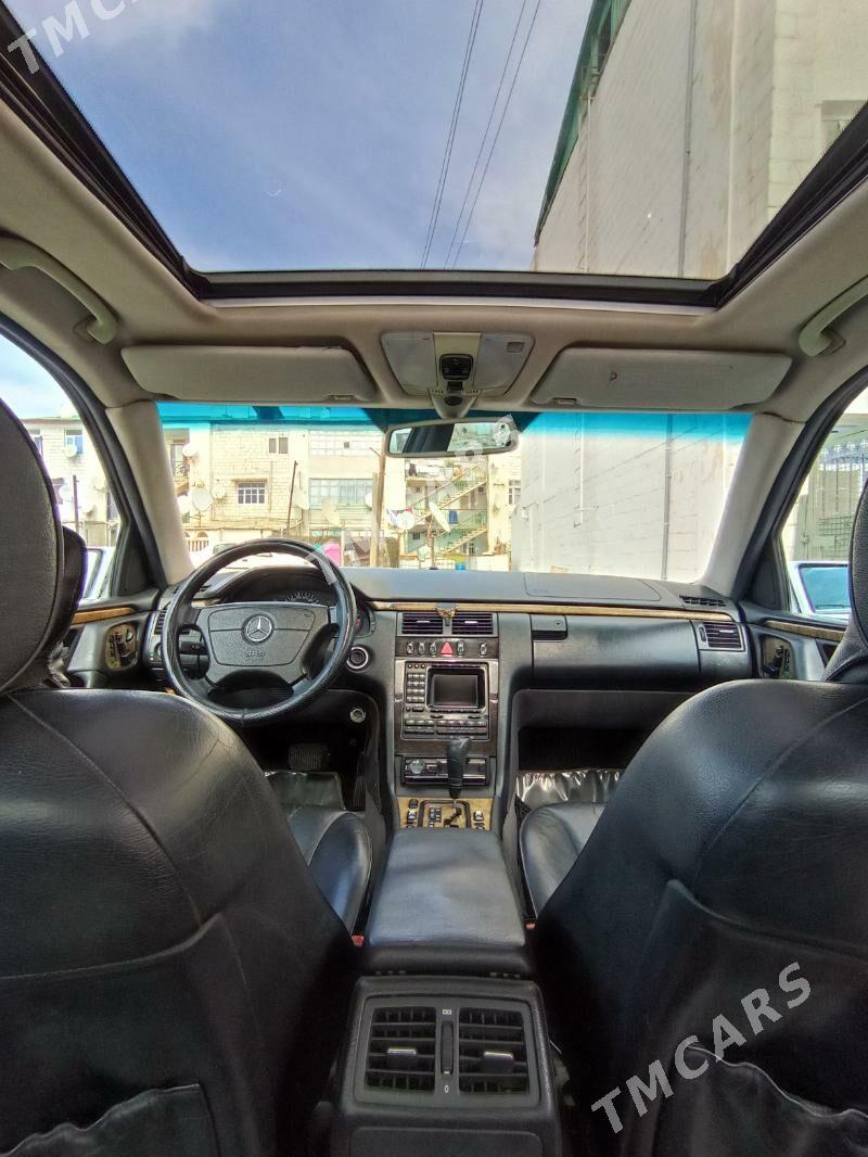 Mercedes-Benz E320 1999 - 125 000 TMT - Туркменбаши - img 3
