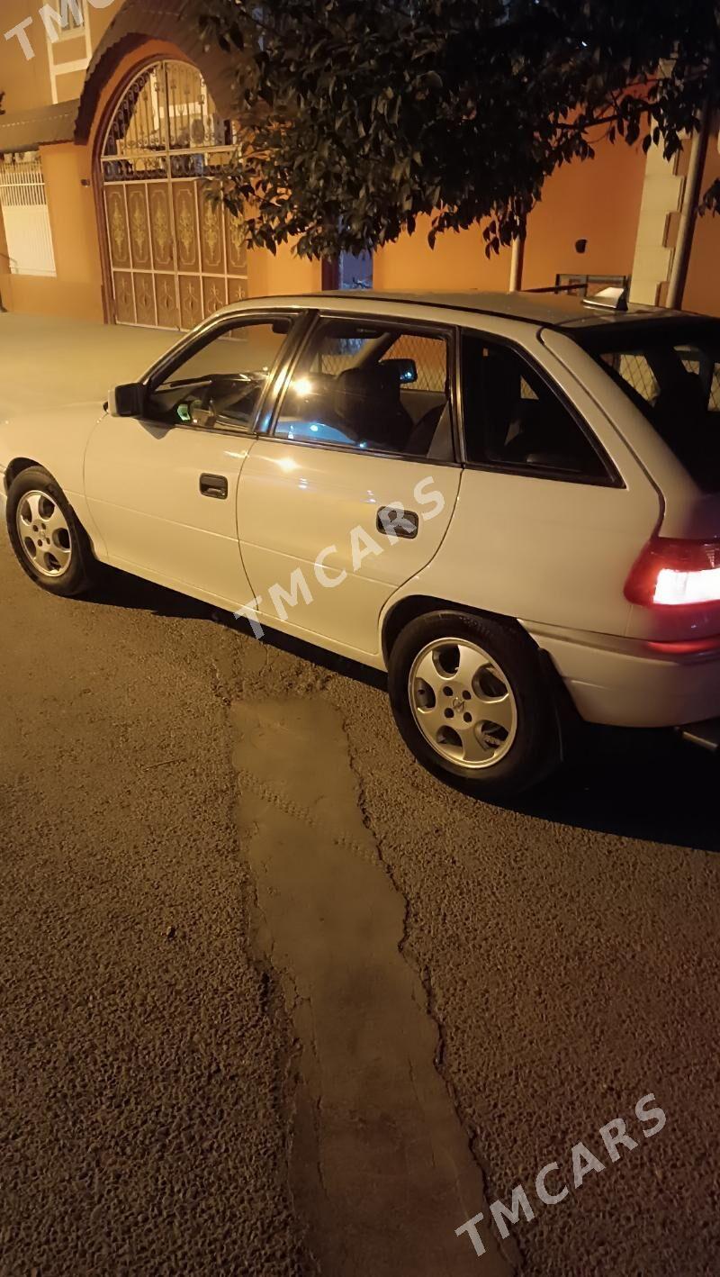 Opel Astra 1992 - 40 000 TMT - 11 мкр - img 4