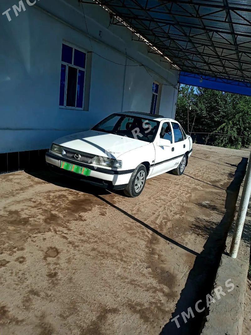 Opel Vectra 1992 - 32 000 TMT - Губадаг - img 3