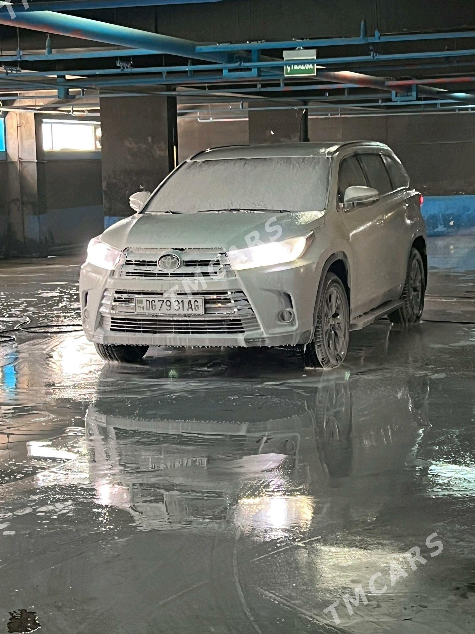 Toyota Highlander 2018 - 400 000 TMT - Ашхабад - img 2