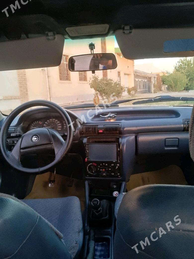 Opel Astra 1993 - 36 000 TMT - Мары - img 2