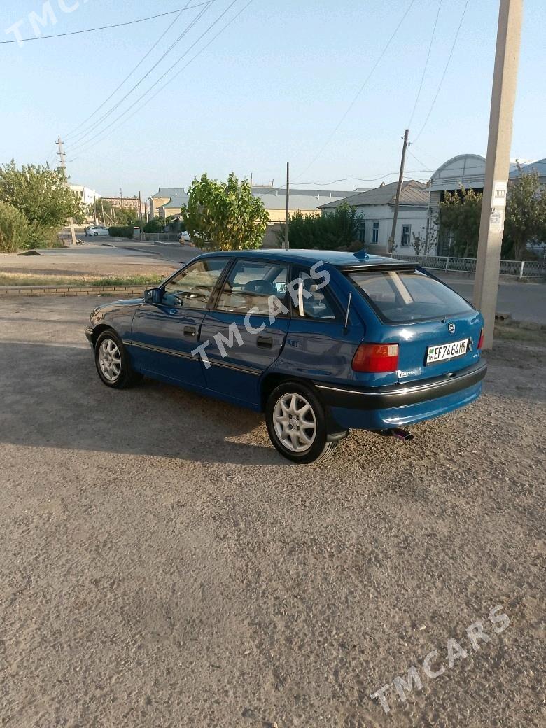 Opel Astra 1993 - 36 000 TMT - Мары - img 3