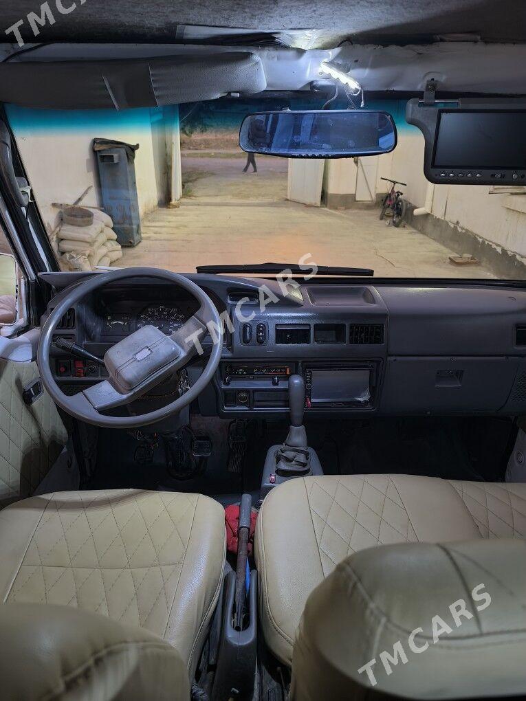 Mitsubishi Galant 2000 - 70 000 TMT - Байрамали - img 2