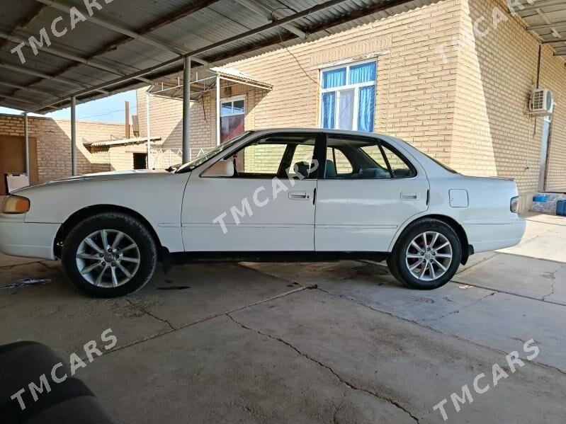 Toyota Camry 1995 - 70 000 TMT - Sarahs - img 4
