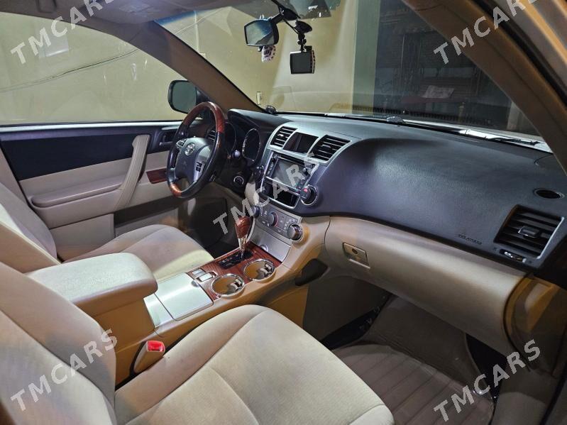 Toyota Highlander 2013 - 380 000 TMT - Бекреве - img 4