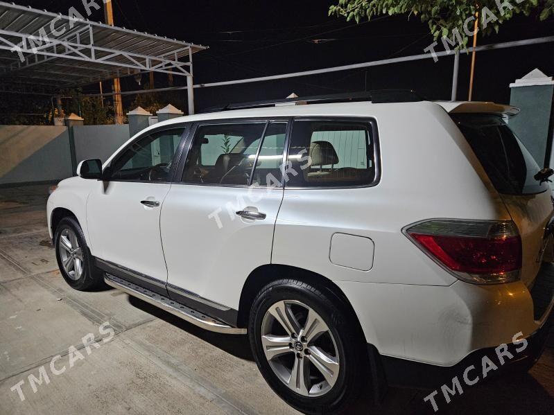 Toyota Highlander 2013 - 380 000 TMT - Бекреве - img 5