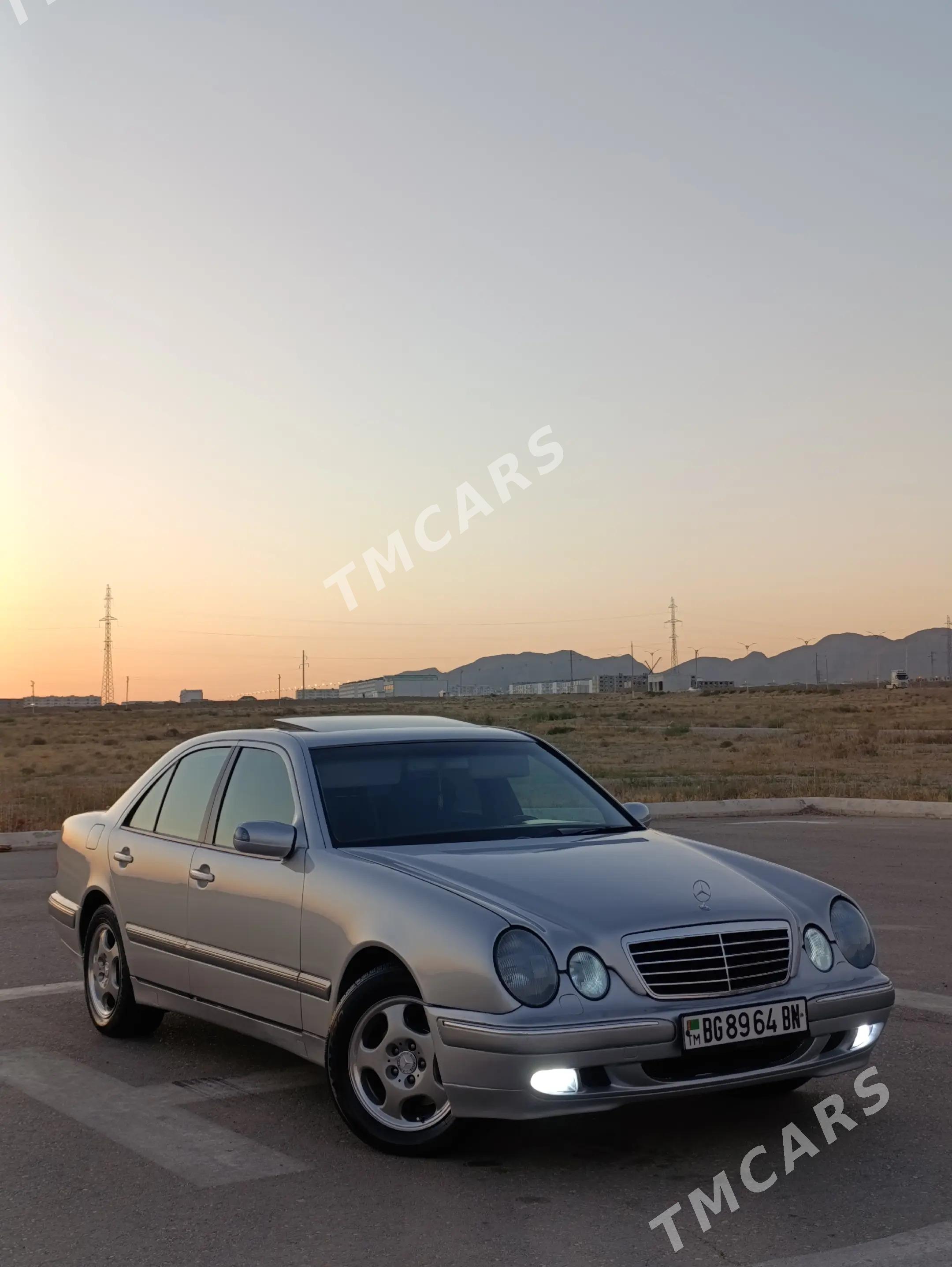 Mercedes-Benz E320 2000 - 130 000 TMT - Balkanabat - img 3