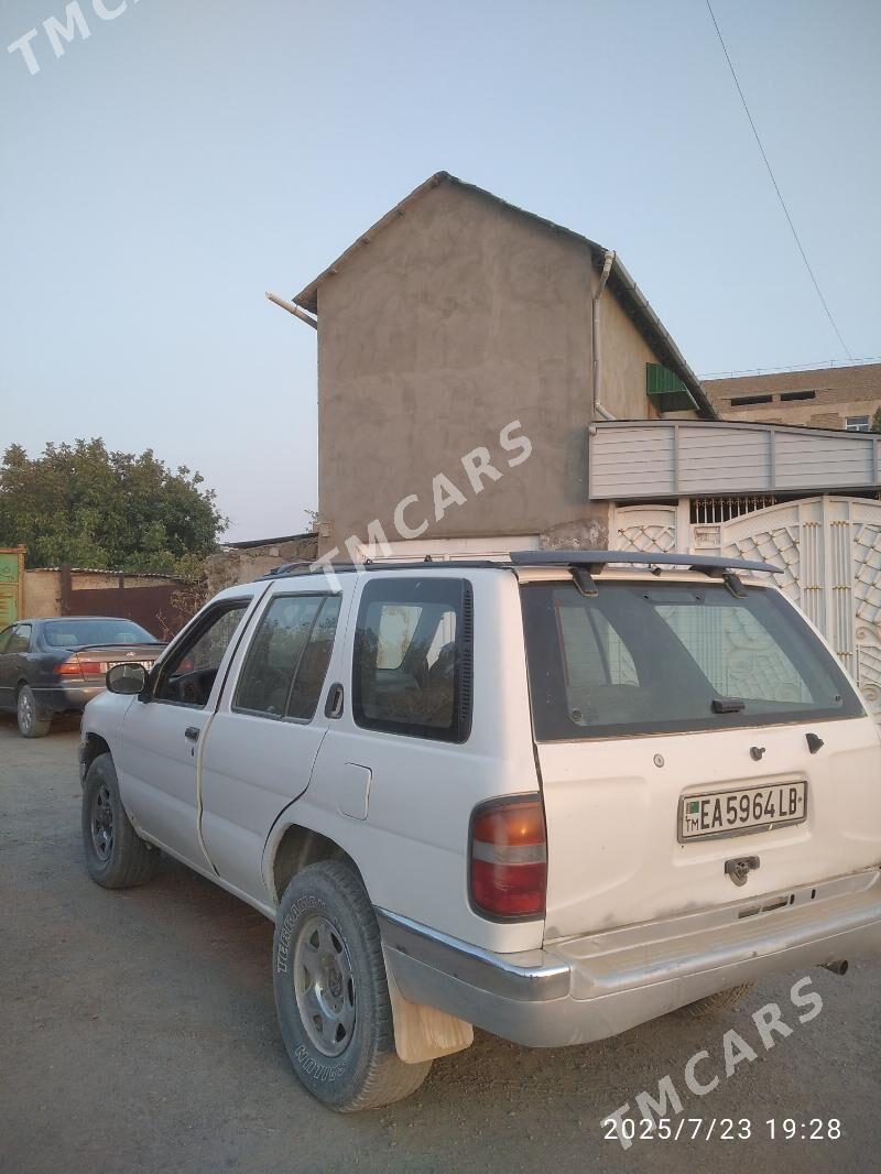 Nissan Pathfinder 1998 - 60 000 TMT - Магданлы - img 2