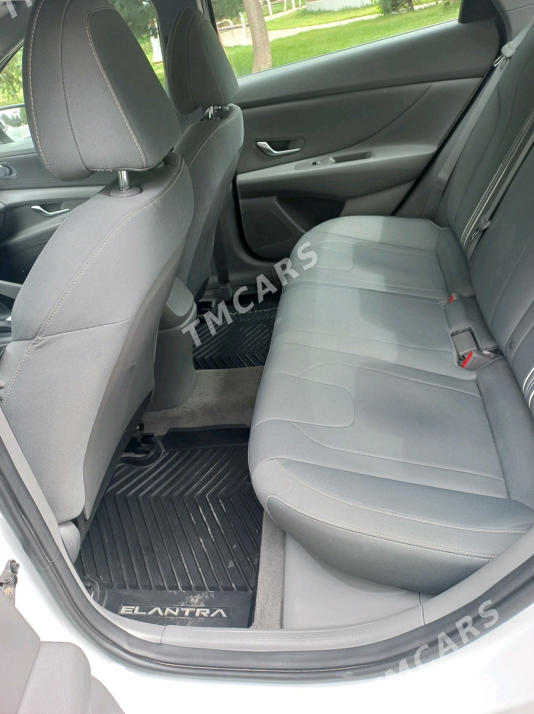 Hyundai Elantra 2022 - 250 000 TMT - Aşgabat - img 9