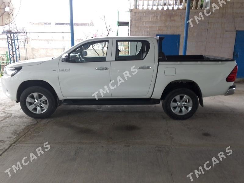Toyota Hilux 2021 - 530 000 TMT - Туркменбаши - img 2