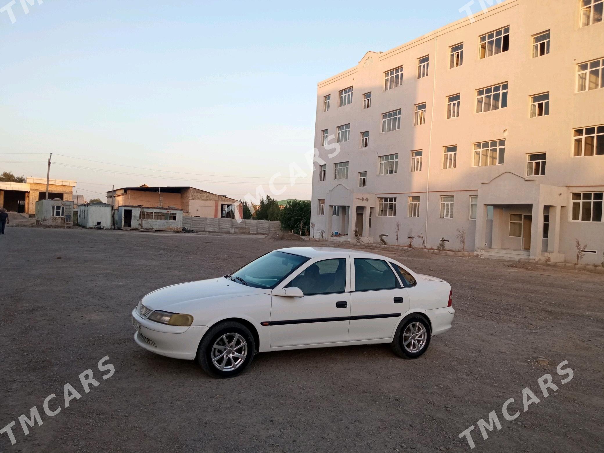 Opel Vectra 1998 - 45 000 TMT - Мургап - img 3