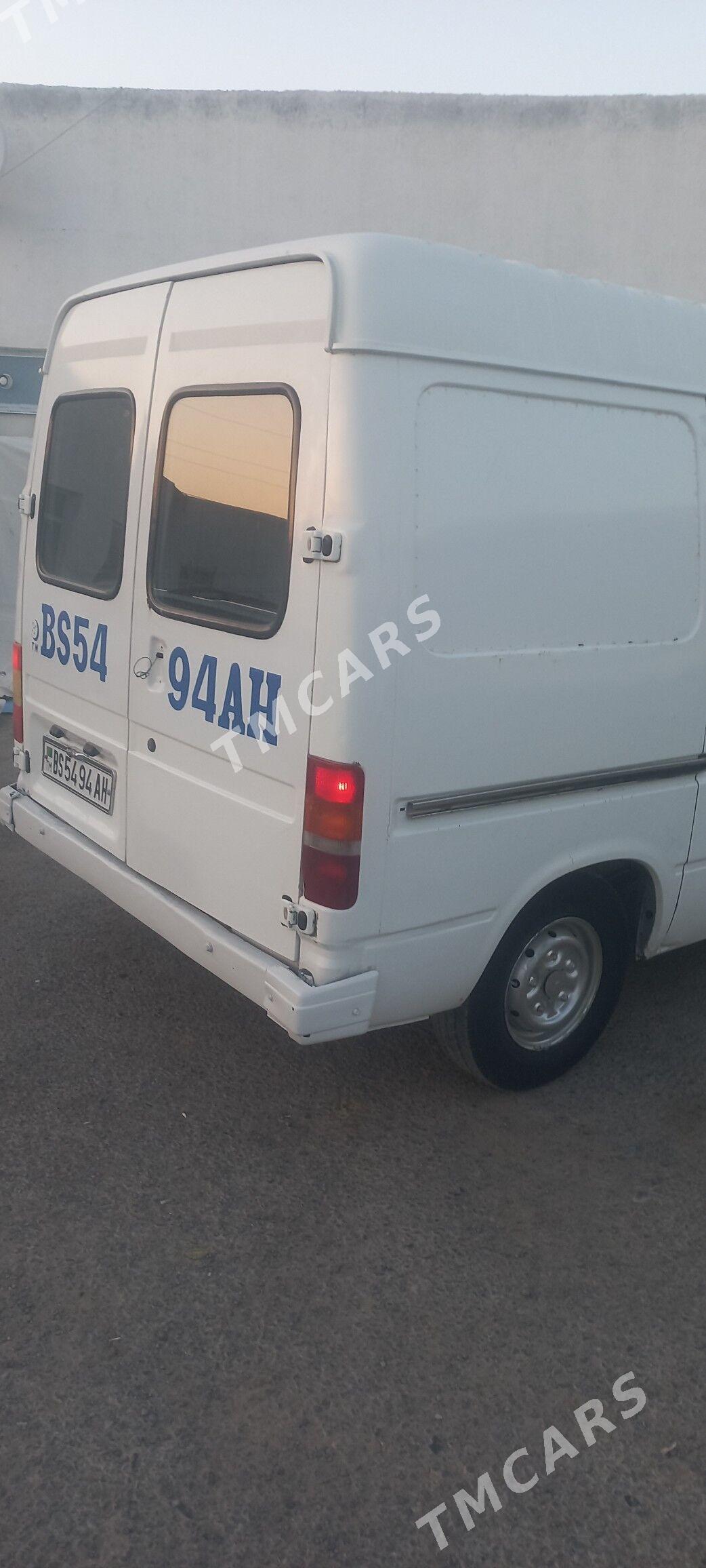 Ford Aerostar 1989 - 50 000 TMT - Бахарден - img 4