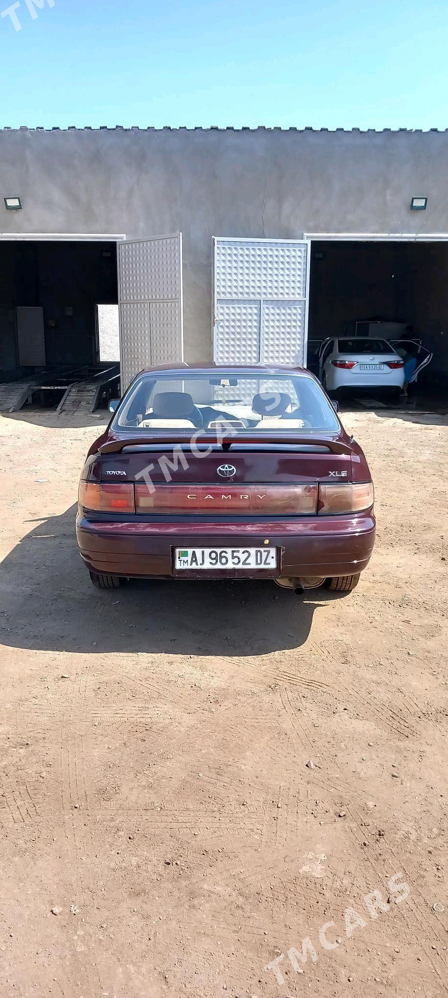 Toyota Camry 1993 - 70 000 TMT - етр. Туркменбаши - img 2