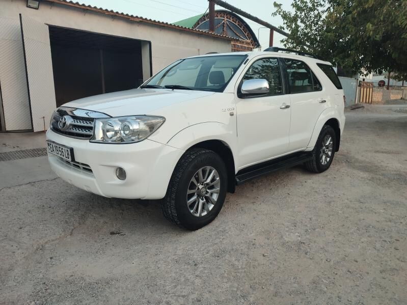Toyota Fortuner 2011 - 280 000 TMT - Магданлы - img 8