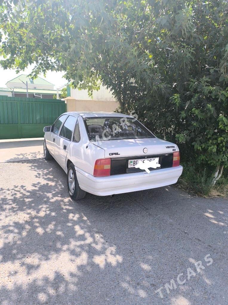 Opel Vectra 1989 - 32 000 TMT - Бахарден - img 3