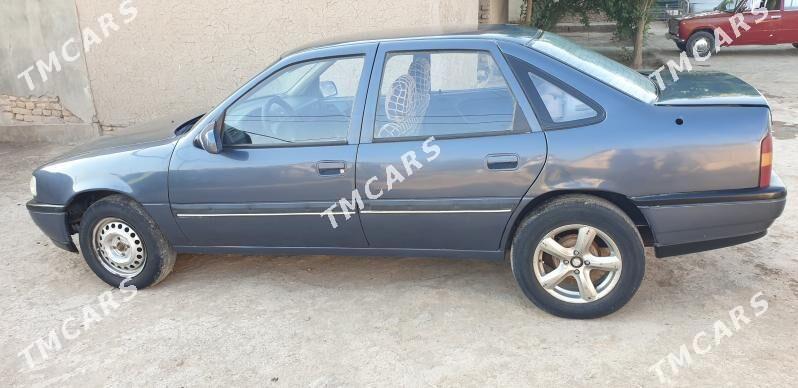 Opel Vectra 1990 - 30 000 TMT - Boldumsaz - img 2