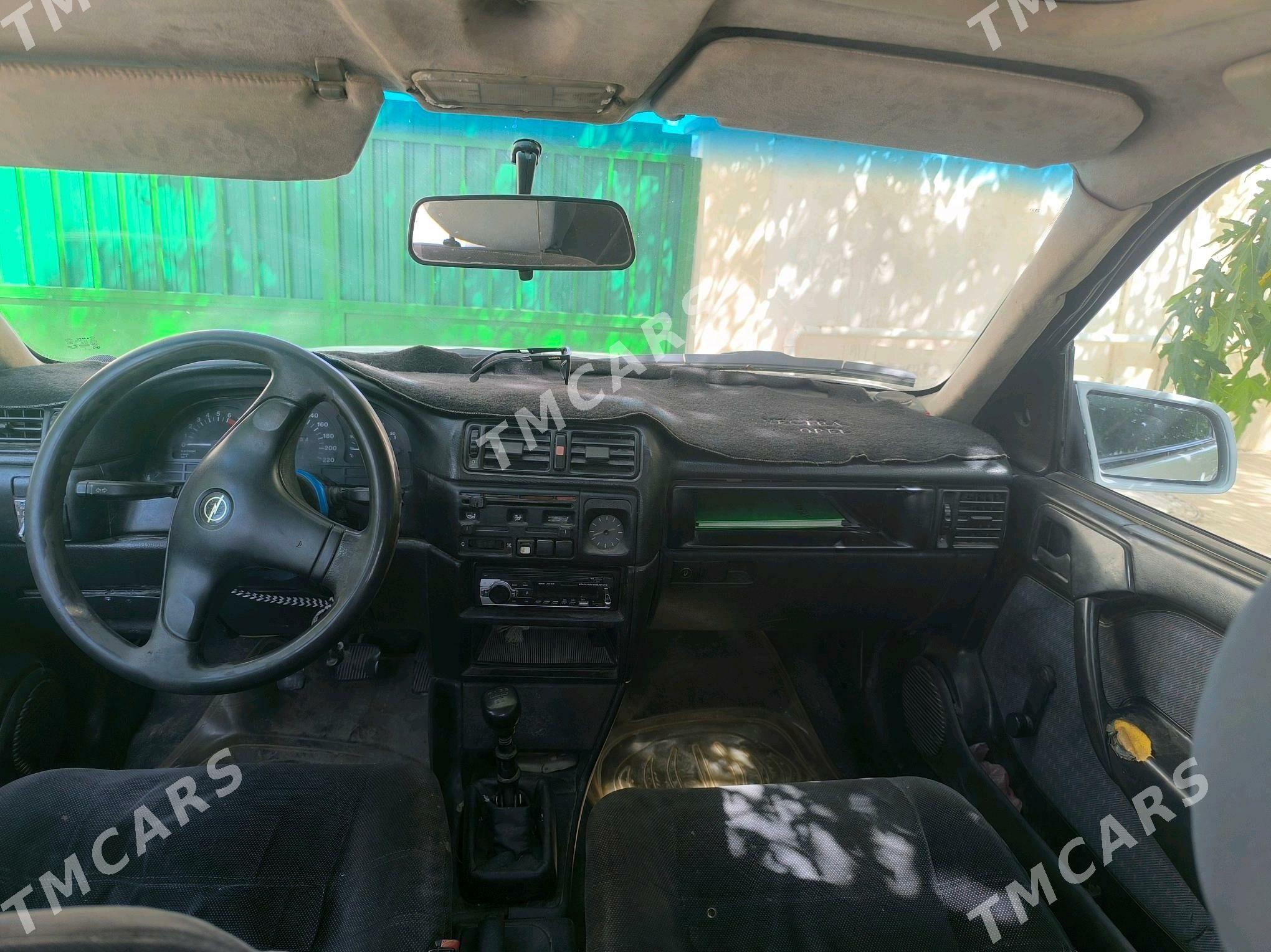 Opel Vectra 1989 - 32 000 TMT - Бахарден - img 7