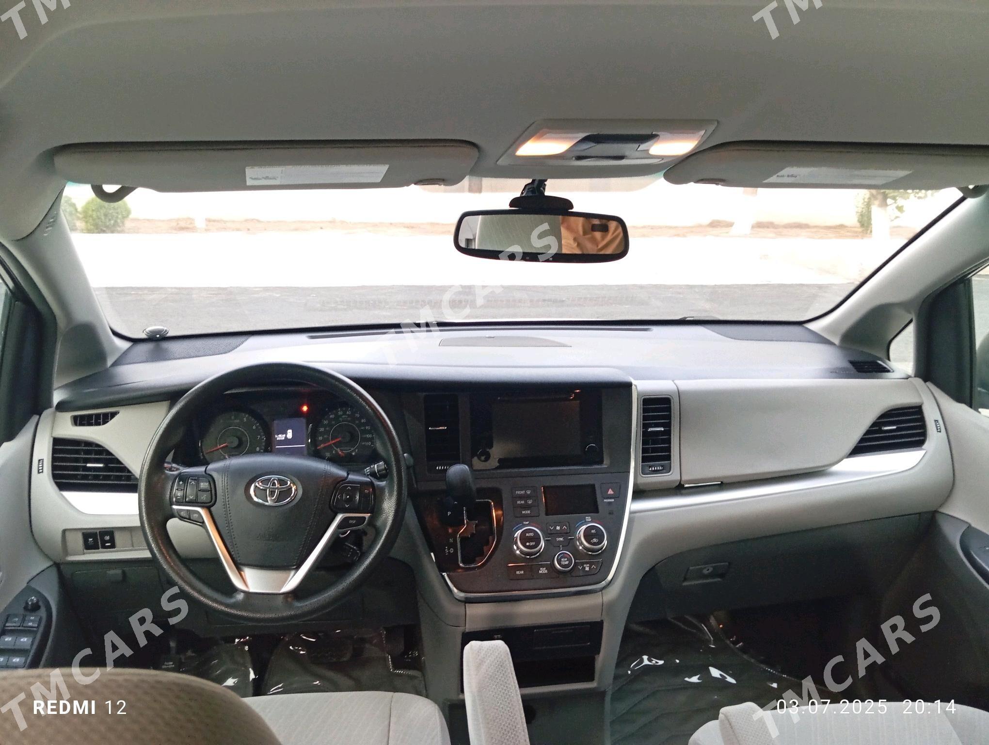 Toyota Sienna 2017 - 360 000 TMT - Aşgabat - img 3