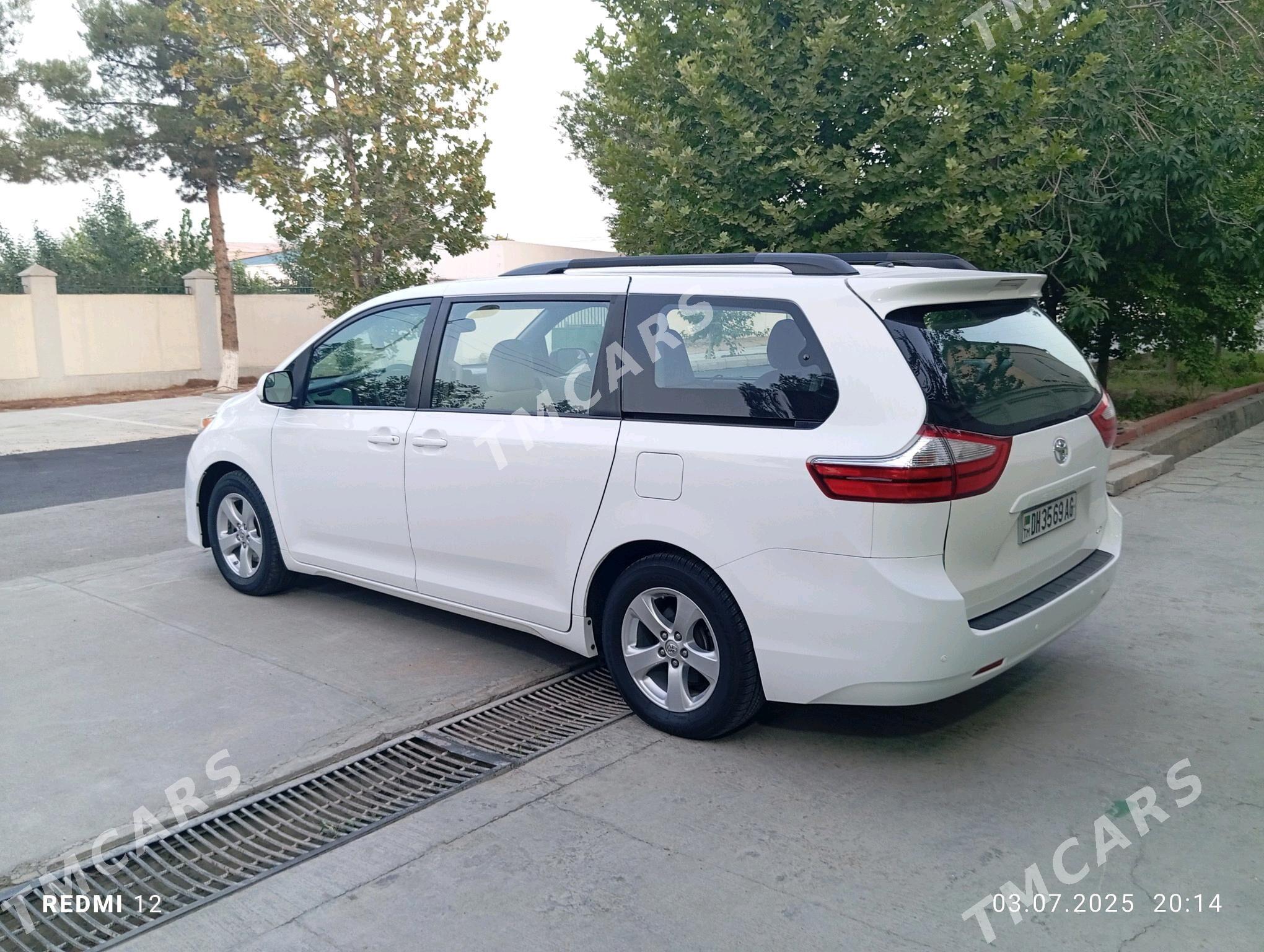 Toyota Sienna 2017 - 360 000 TMT - Aşgabat - img 4