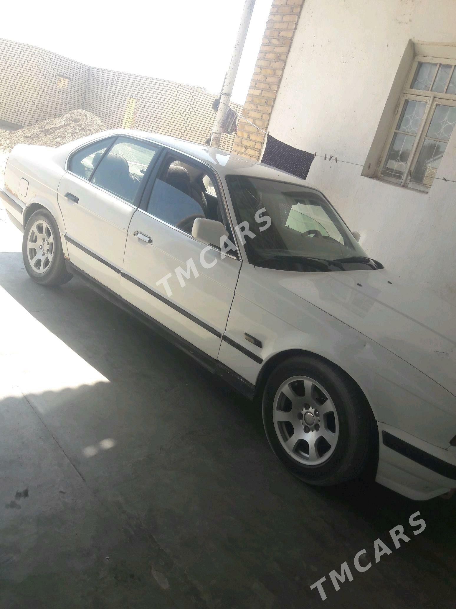 BMW 520 1989 - 36 000 TMT - Мары - img 1