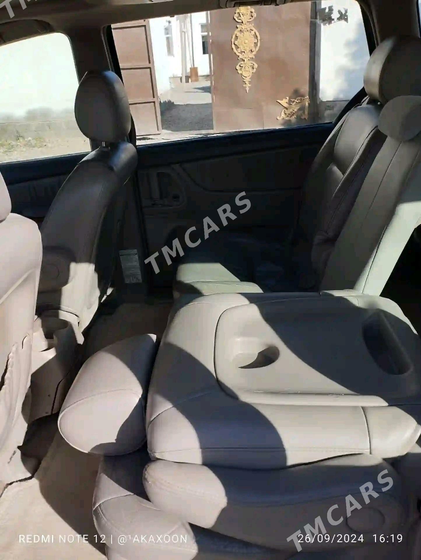 Toyota Sienna 2006 - 200 000 TMT - етр. Туркменбаши - img 5