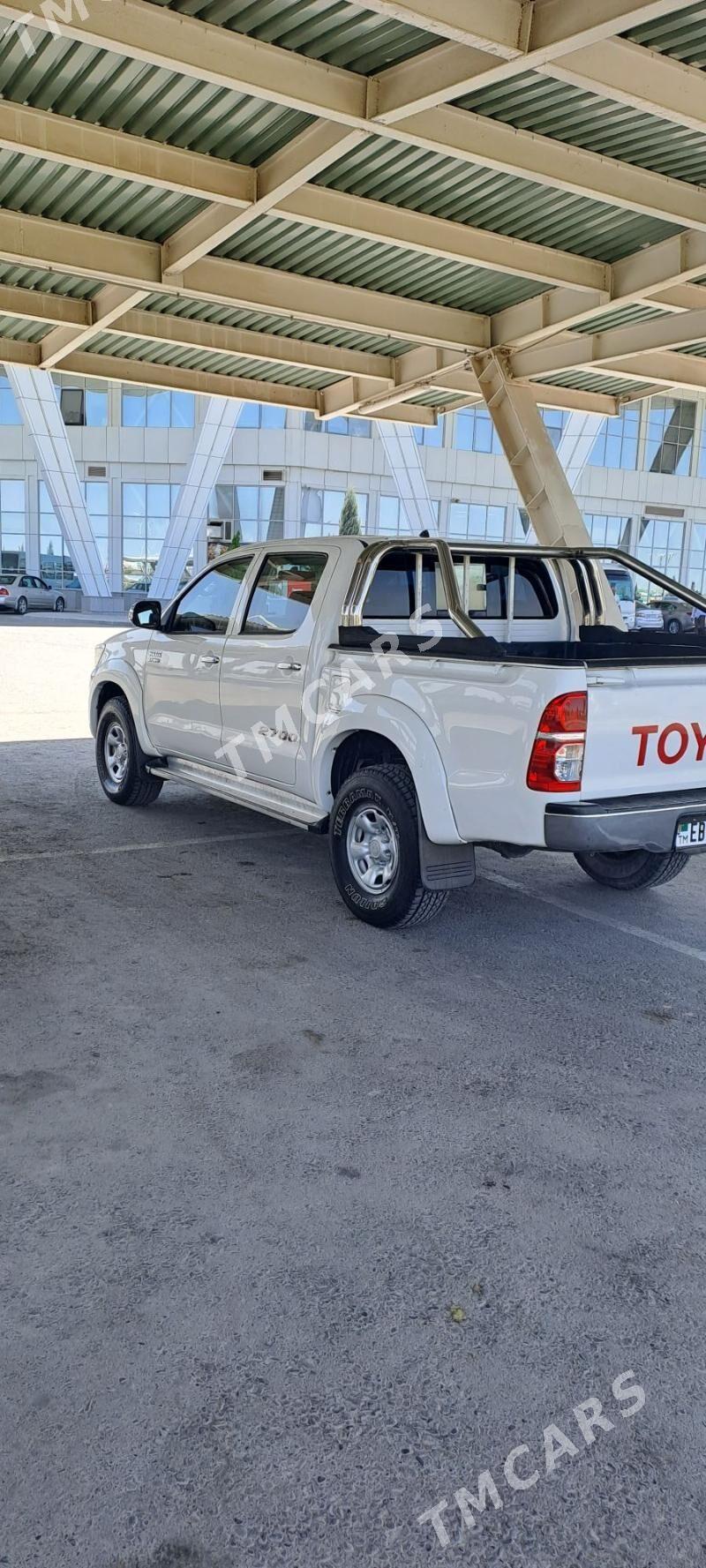 Toyota Hilux 2013 - 335 000 TMT - Туркменабат - img 3