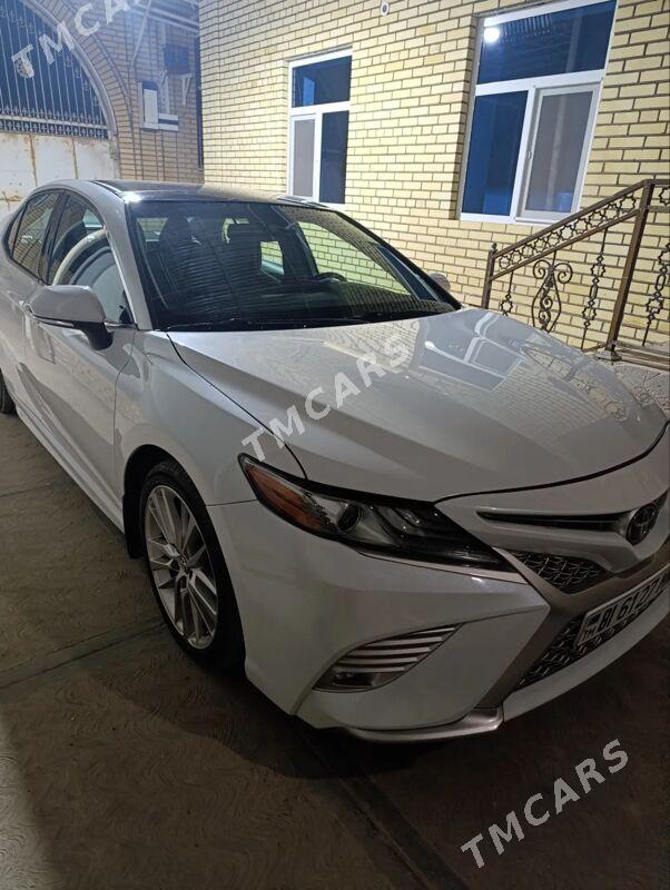 Toyota Camry 2019 - 310 000 TMT - Мары - img 3
