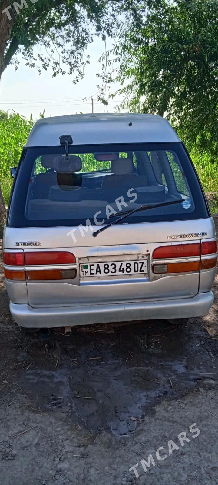 Toyota Town Ace 1992 - 30 000 TMT - етр. Туркменбаши - img 2