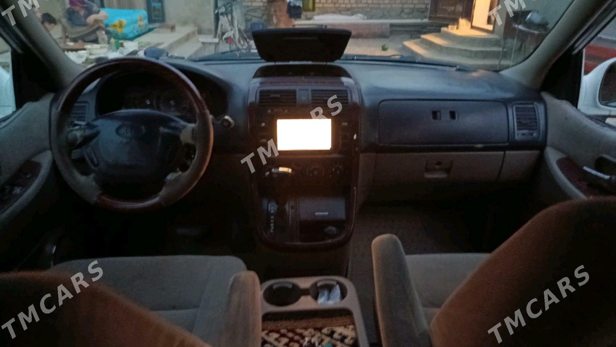 Kia Sedona 2002 - 56 000 TMT - Берекет - img 5
