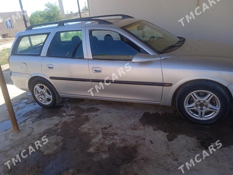 Opel Vectra 1997 - 50 000 TMT - Гурбансолтан Едже - img 9