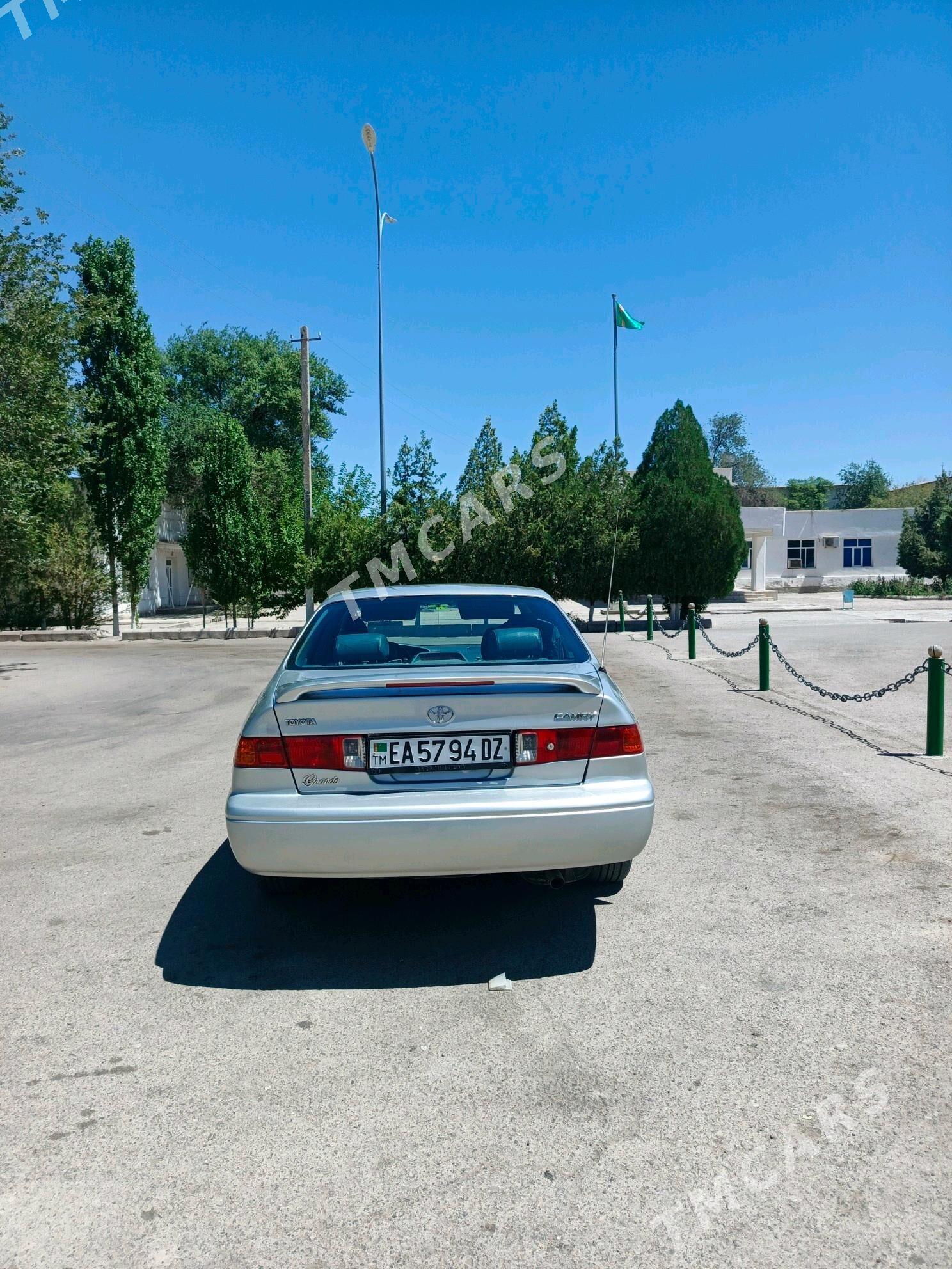 Toyota Camry 2000 - 150 000 TMT - Köneürgenç - img 6