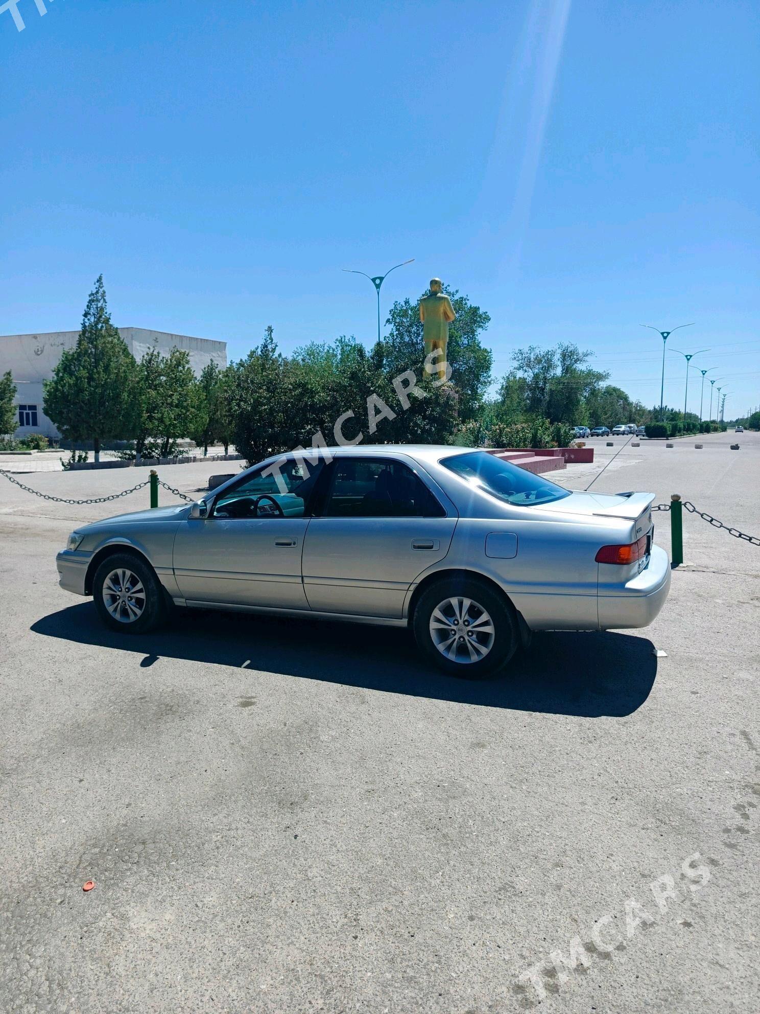 Toyota Camry 2000 - 150 000 TMT - Köneürgenç - img 2