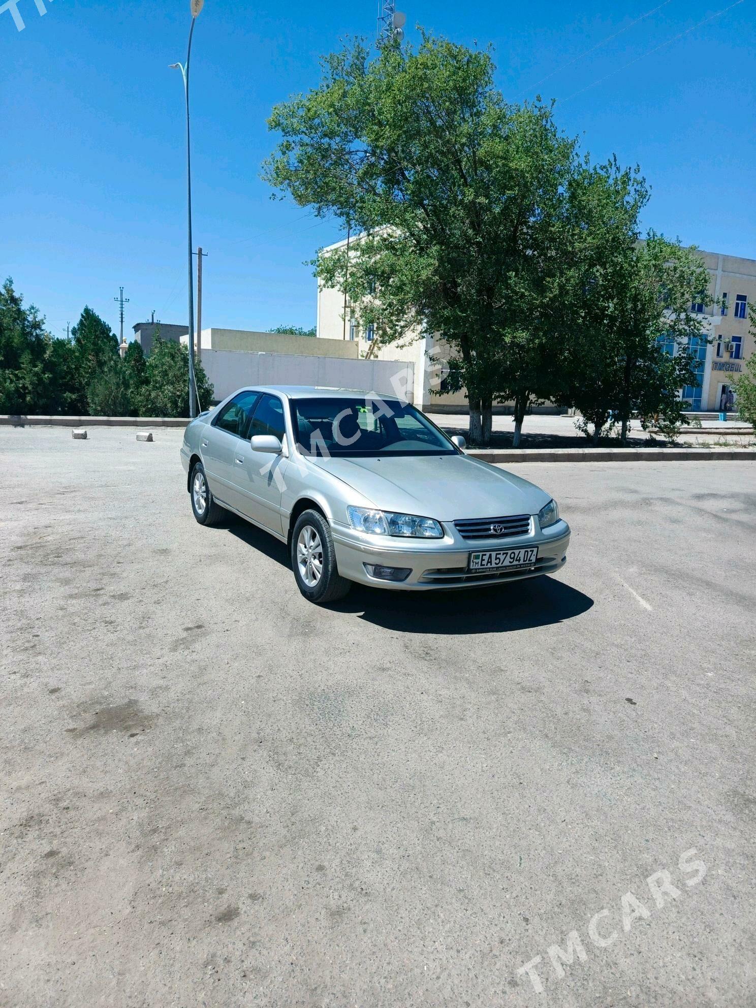 Toyota Camry 2000 - 150 000 TMT - Köneürgenç - img 4