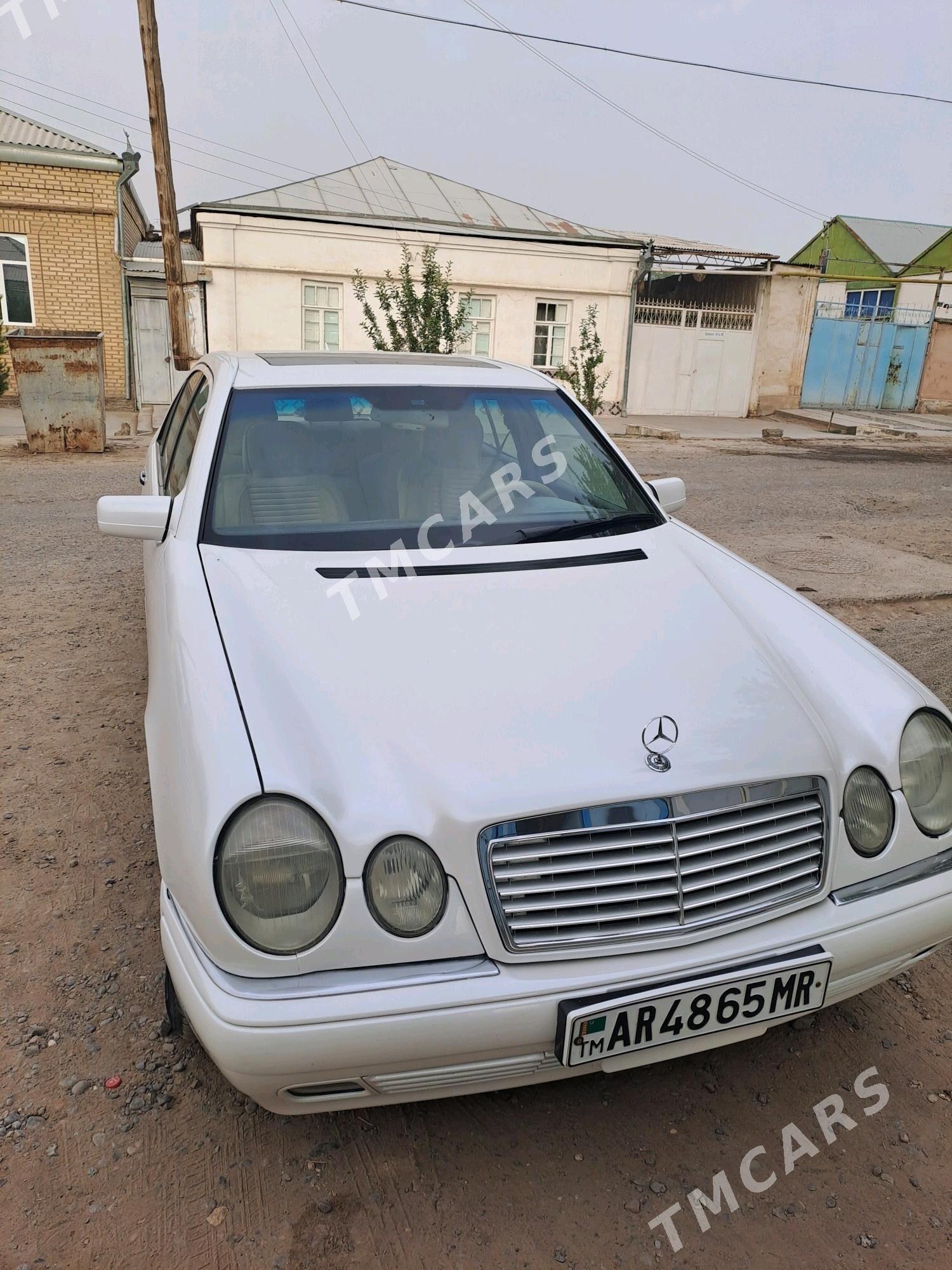 Mercedes-Benz E320 1996 - 70 000 TMT - Ёлётен - img 4